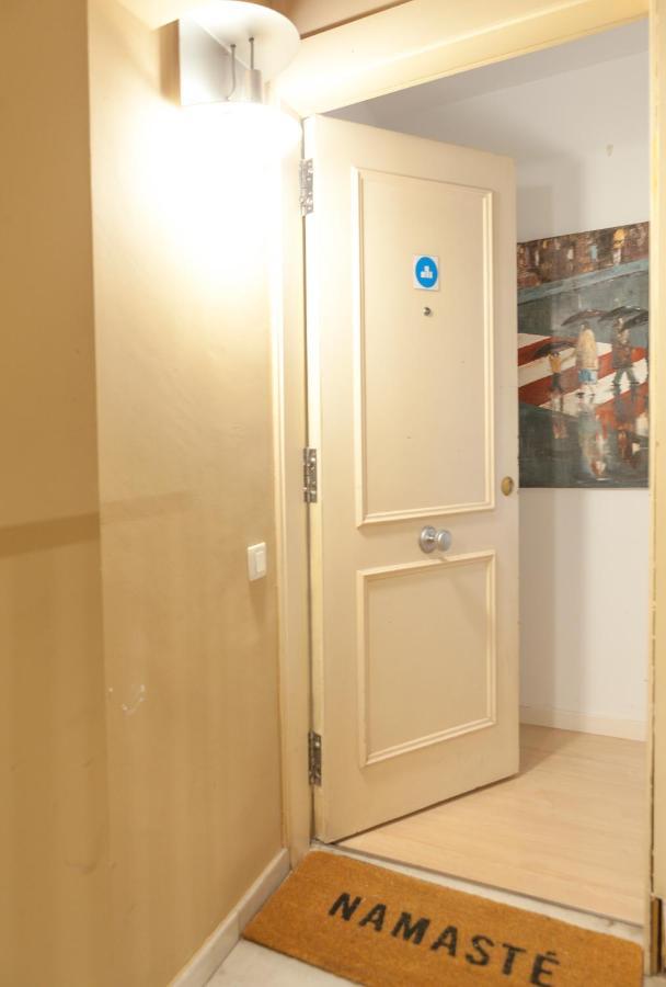 Plaza Catalunya City Center Apartments Барселона Экстерьер фото