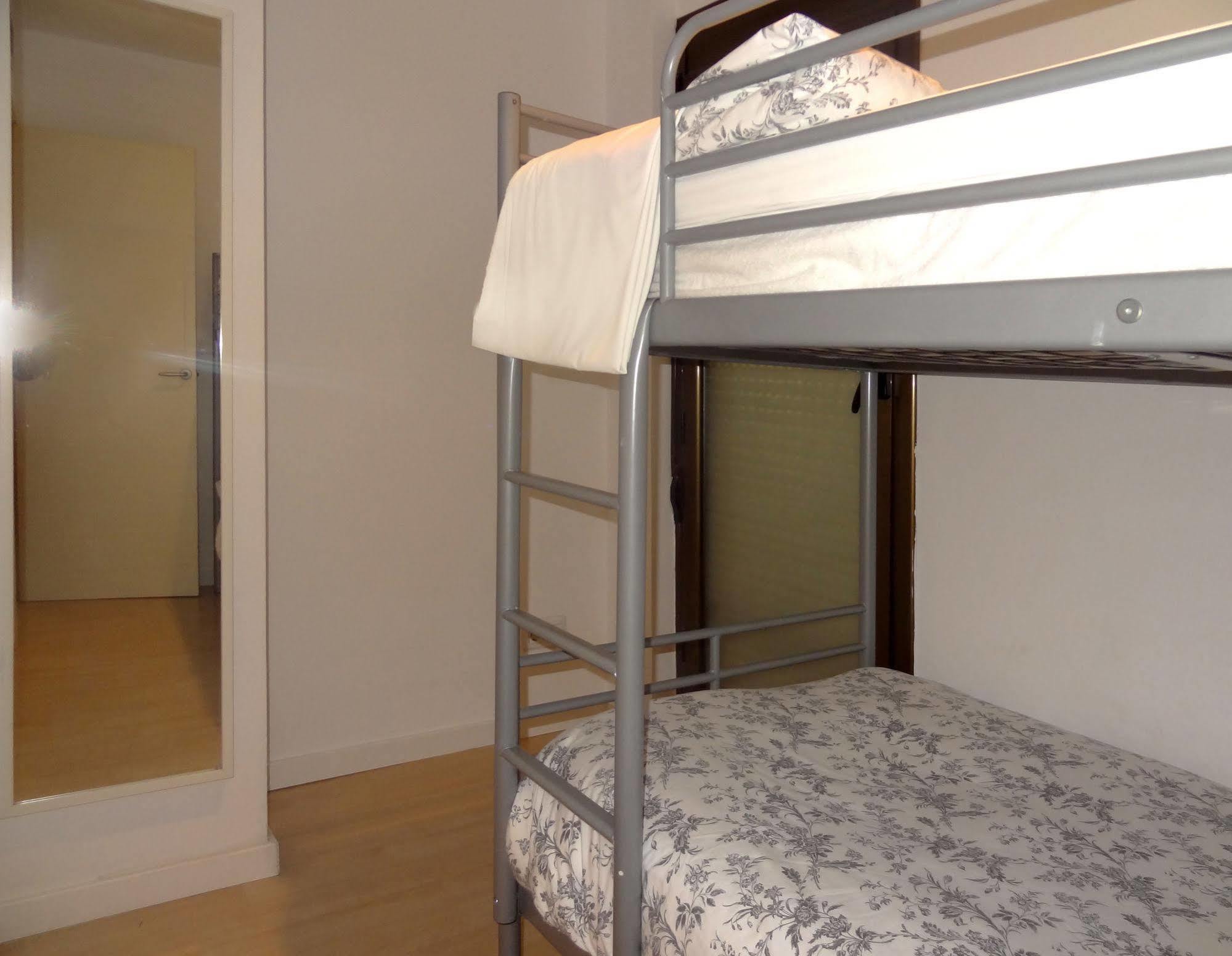 Plaza Catalunya City Center Apartments Барселона Экстерьер фото
