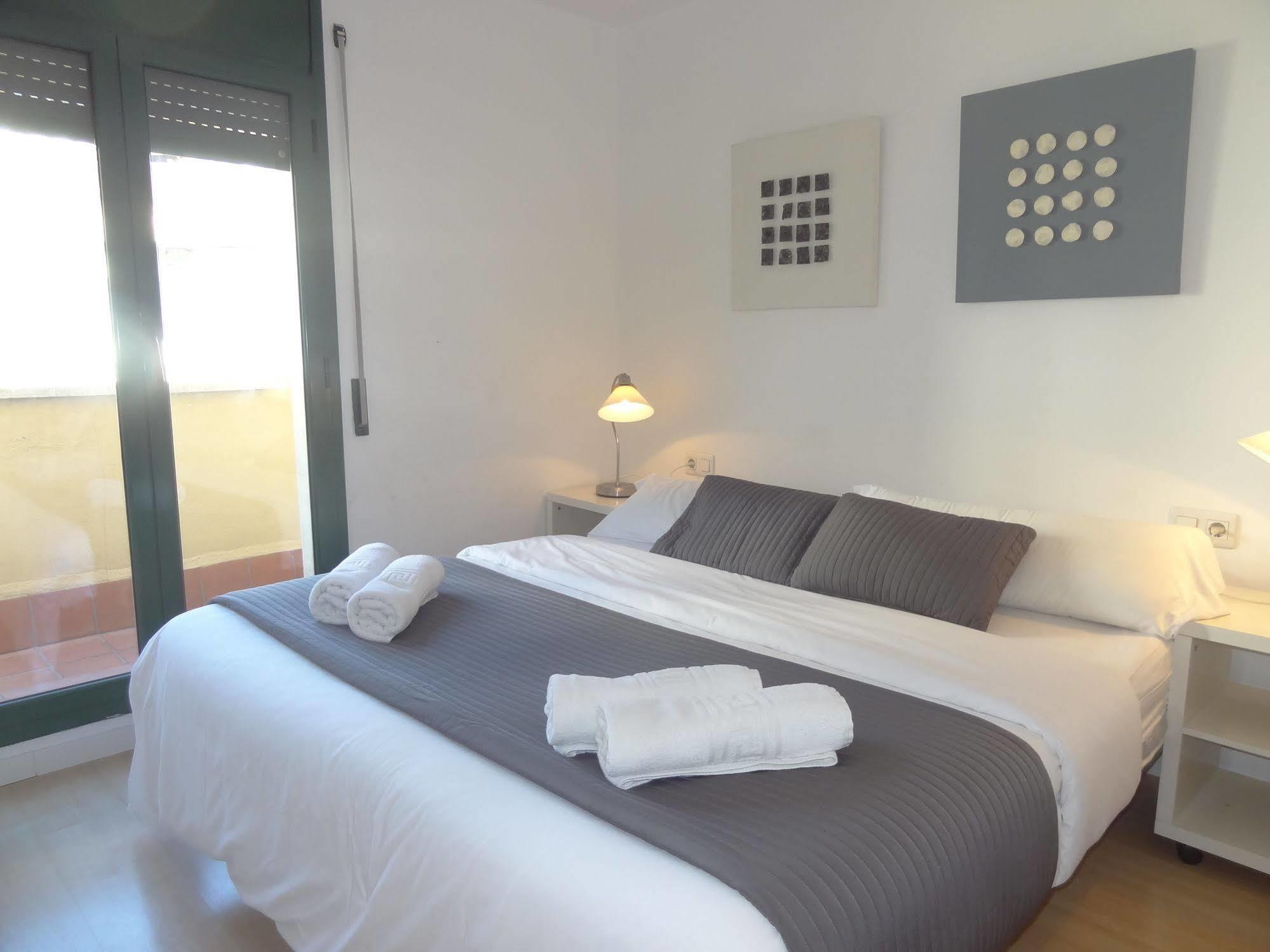 Plaza Catalunya City Center Apartments Барселона Экстерьер фото