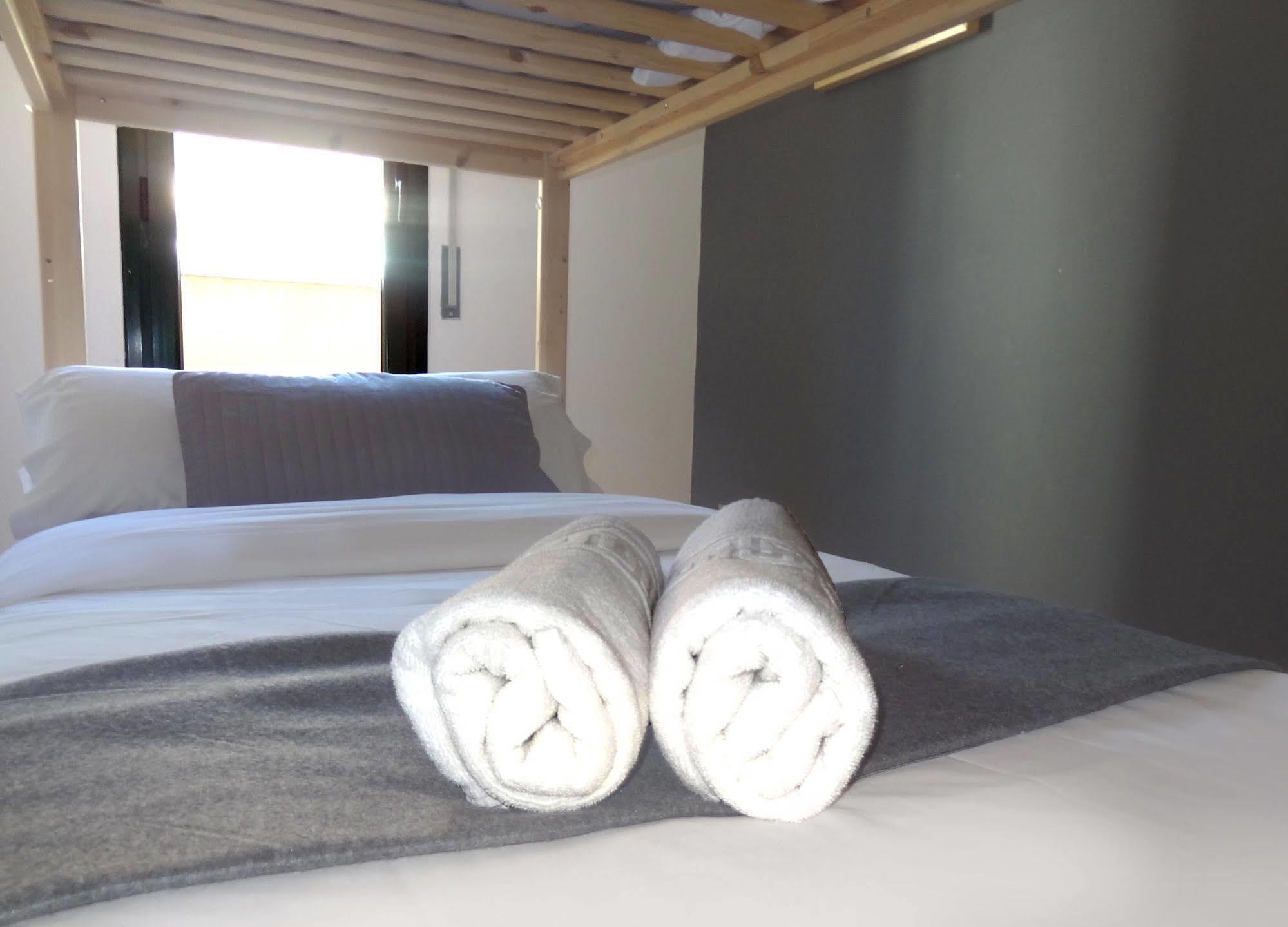 Plaza Catalunya City Center Apartments Барселона Экстерьер фото